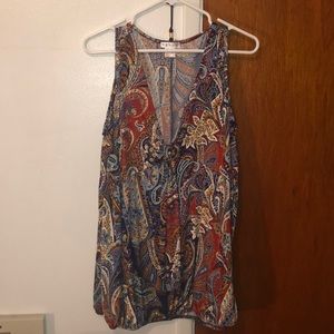 Shoulder-less top